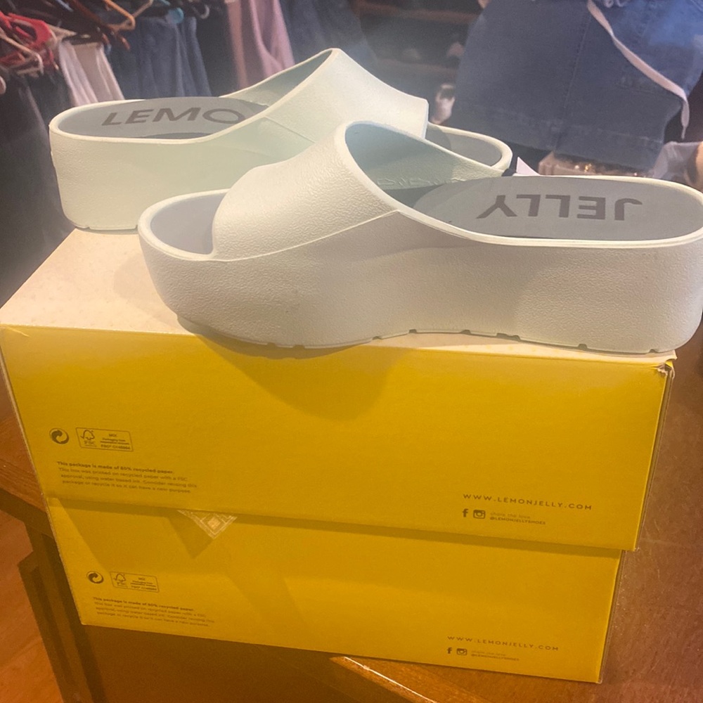 NWT Lemon Jelly Slides